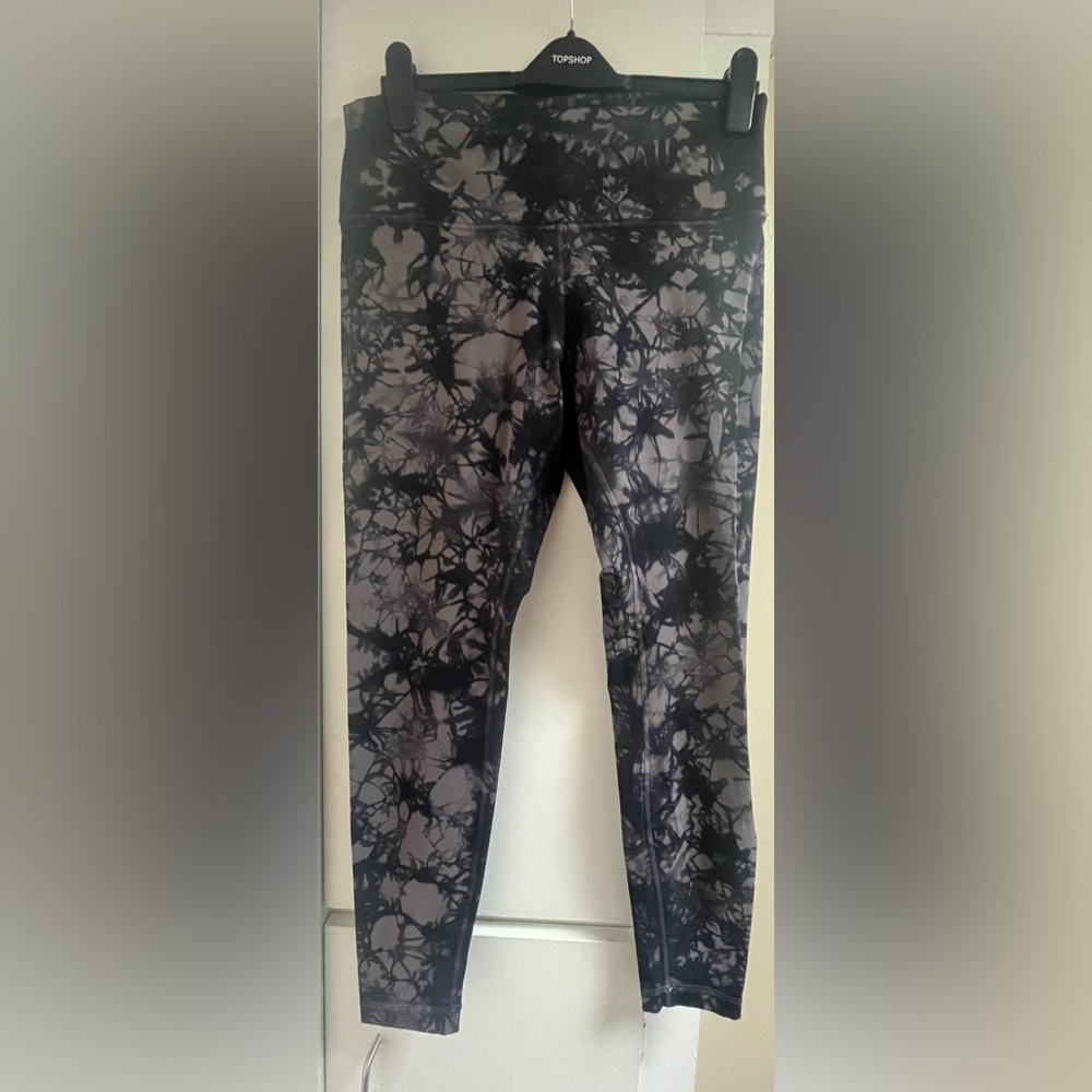 Lululemon Wunder Under Tight 28"